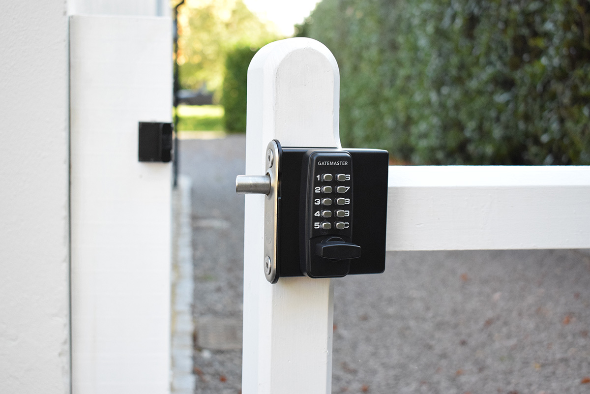 Garden gate lock Why you should use a gate lock with code
