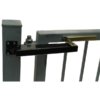 Metal gate fitted with surface mounted gate closing mechanism and closing arm